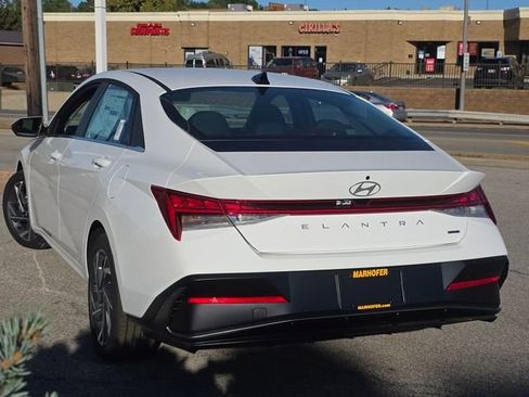 New 2025 Hyundai Elantra Limited w/ Cargo Package image 23