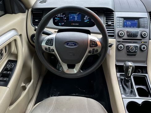 Used 2018 Ford Taurus SE image 15