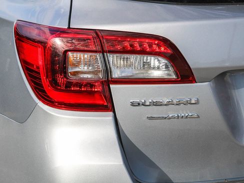 Used 2016 Subaru Outback 2.5i Limited AWD/4WD image 7