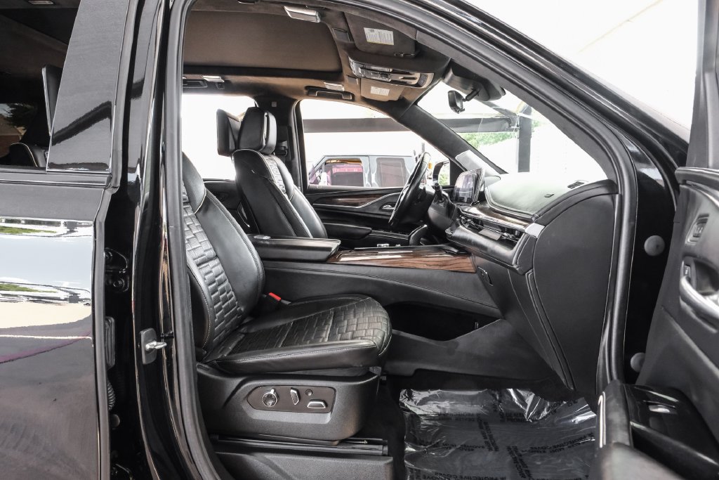 Used 2021 Cadillac Escalade Premium Luxury Platinum AWD/4WD image 31