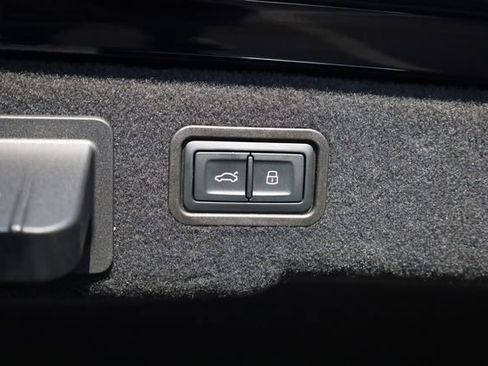 Used 2024 Audi A8 L 3.0T w/ Comfort Plus Package image 25