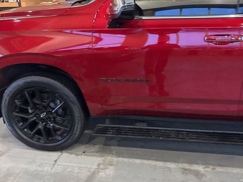 Used 2023 Chevrolet Suburban Premier image 17