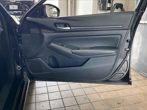Used 2025 Nissan Altima 2.5 SV FWD image 20