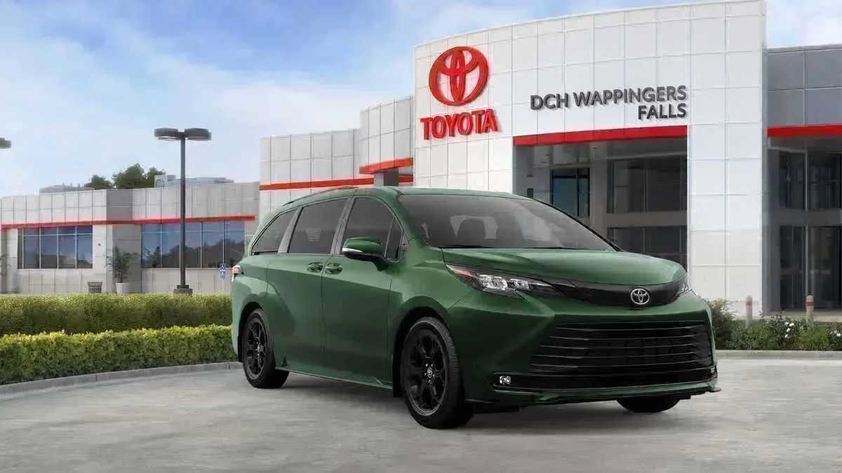 New 2026 Toyota Sienna XLE Woodland Edition AWD/4WD image 15