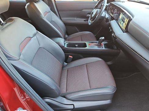 Certified 2025 Nissan Kicks SR image 22