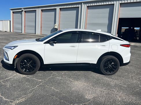 Used 2024 Buick Envista Sport Touring w/ Convenience II Package image 3