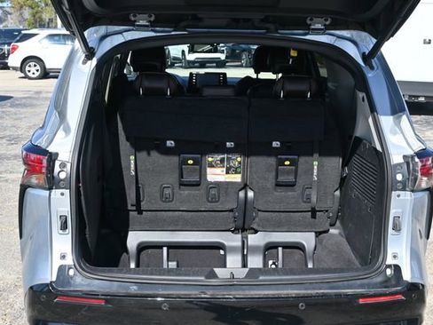 Used 2021 Toyota Sienna Platinum image 22