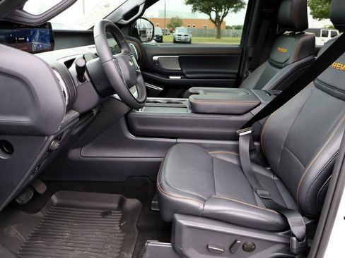 Used 2025 Ford Expedition Tremor AWD/4WD image 32