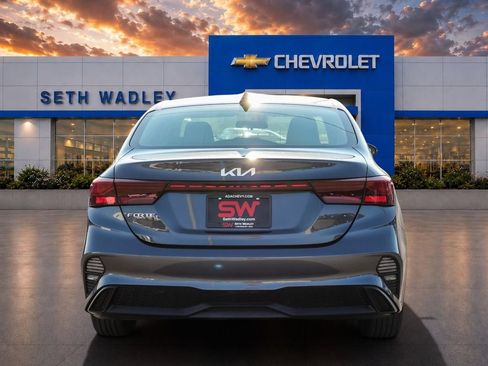 Used 2024 Kia Forte LXS w/ LXS Technology Package FWD image 6