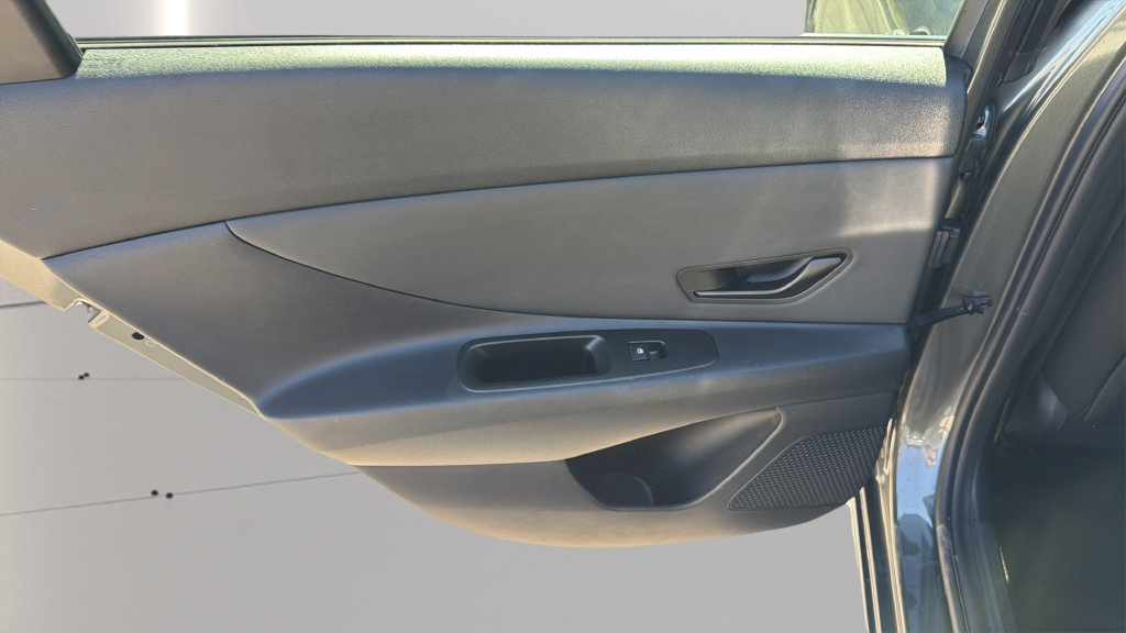 Used 2026 Hyundai Elantra Sport FWD image 22
