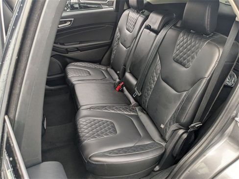 Used 2024 Ford Edge Titanium image 17