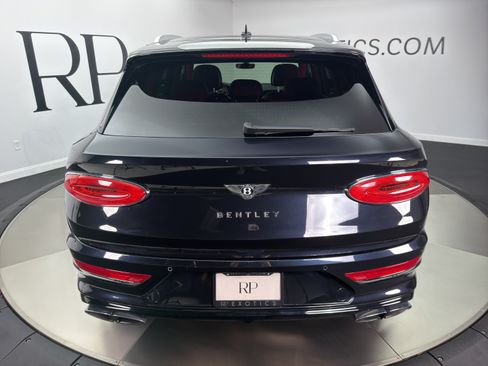 Used 2021 Bentley Bentayga w/ First Edition Specification AWD/4WD image 14