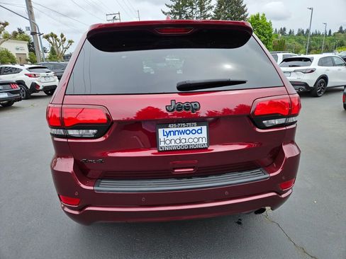 Used 2020 Jeep Grand Cherokee Altitude AWD/4WD image 6