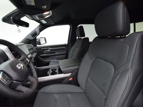 New 2026 RAM 1500 4x4 Crew Cab image 34