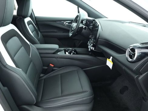 Used 2024 Chevrolet Blazer EV LT image 21