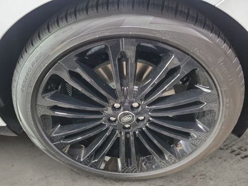 New 2026 Land Rover Range Rover Velar Dynamic SE image 11