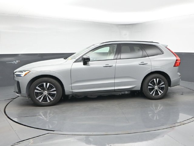 Used 2024 Volvo XC60 B5 Core w/ Protection Package Premier AWD/4WD image 4