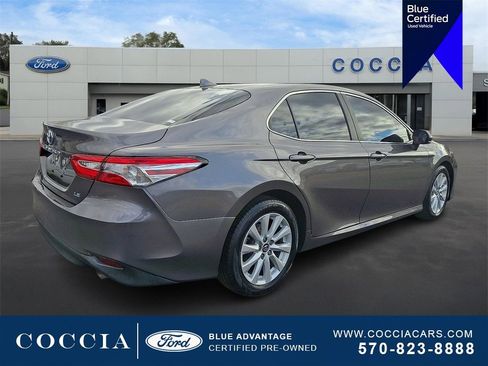 Used 2019 Toyota Camry LE image 4