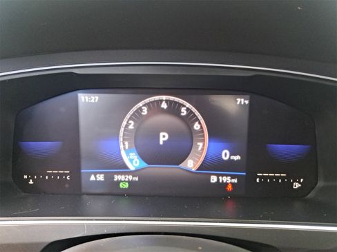 Used 2022 Volkswagen Tiguan SE image 22