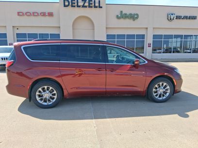Used 2022 Chrysler Pacifica Touring-L