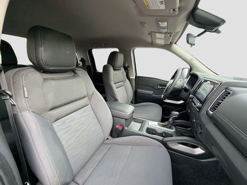 Used 2023 Nissan Frontier SV image 26