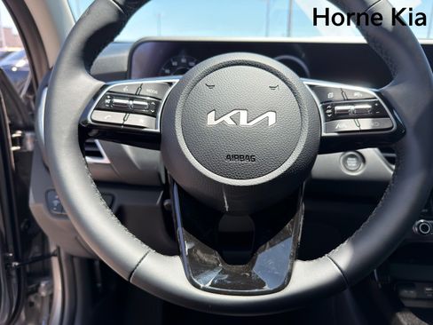 New 2026 Kia Seltos EX FWD image 12