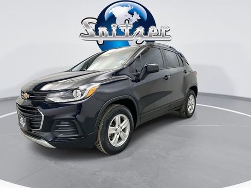 Used 2022 Chevrolet Trax LT w/ LT Convenience Package image 6