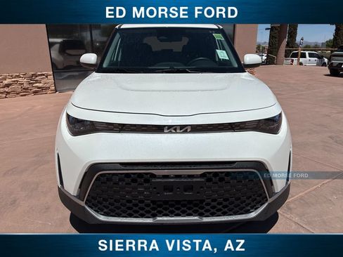 Used 2025 Kia Soul LX FWD image 11