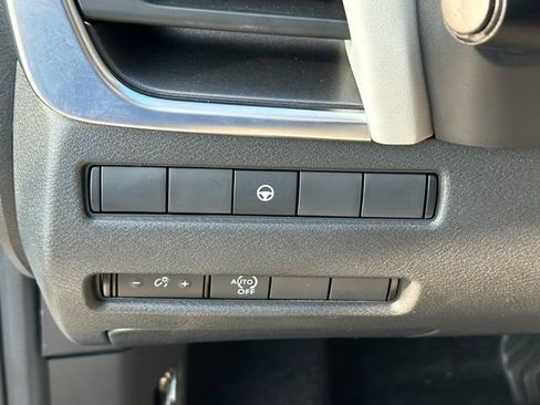 Certified 2023 Nissan Rogue SV FWD image 21