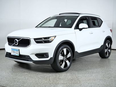 Used 2021 Volvo XC40 T5 Momentum w/ Premium Package
