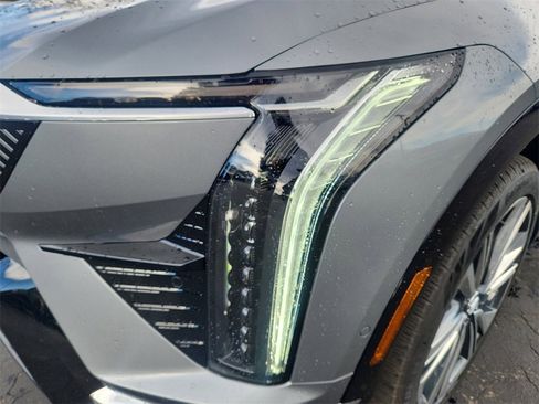 New 2026 Cadillac Optiq Luxury 2 image 5