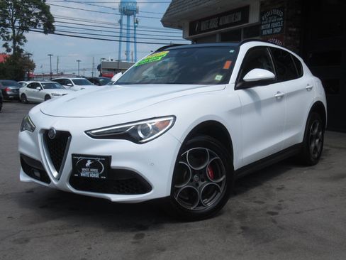 Used 2018 Alfa Romeo Stelvio Sport w/ Quick Order Package 22J Sport AWD/4WD image 30