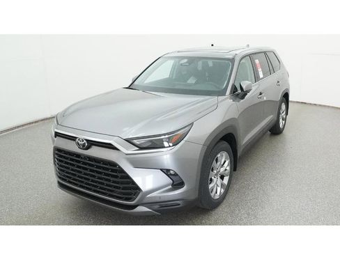 New 2026 Toyota Grand Highlander Limited image 16
