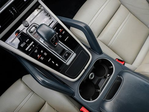 Used 2019 Porsche Cayenne S image 23