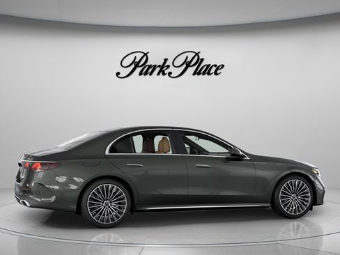 New 2026 Mercedes-Benz E 350 4MATIC Sedan image 23