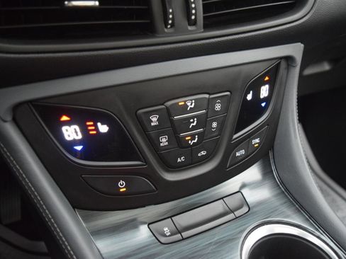 Used 2019 Buick Envision Premium image 30