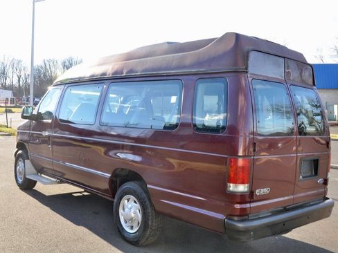 Used 2005 Ford E-350 and Econoline 350 XL RWD image 16