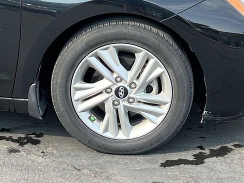 Used 2020 Hyundai Elantra SEL FWD image 16