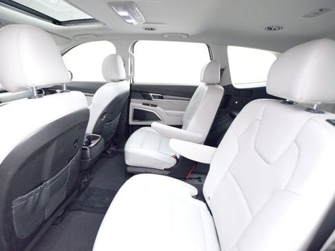 Used 2021 Kia Telluride S image 12