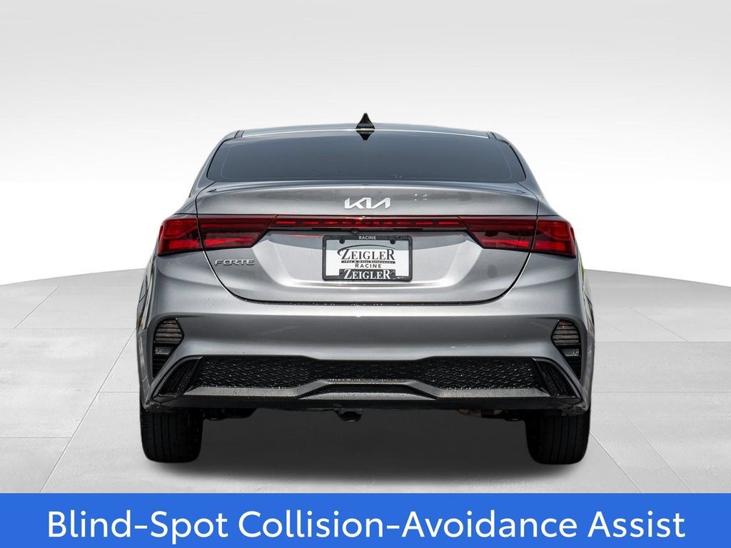 Used 2024 Kia Forte LXS w/ LXS Technology Package FWD image 6