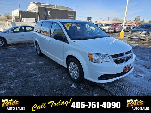 Used 2018 Dodge Grand Caravan SE w/ UConnect Hands-Free Group image 6