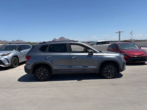 Used 2022 Volkswagen Taos S FWD image 3