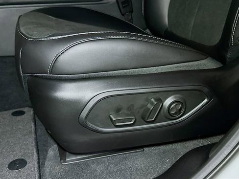 New 2025 Jeep Grand Cherokee L Altitude image 13