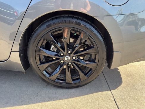 Used 2022 Nissan Maxima Platinum w/ Sport Mat Group FWD image 15