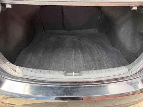 Used 2017 Hyundai Elantra SE image 17