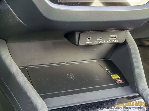 Used 2025 Subaru Forester Limited w/ Popular Package #2 image 23