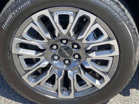 Used 2024 GMC Sierra 1500 Denali Ultimate AWD/4WD image 31