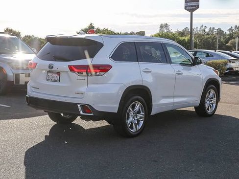 Used 2019 Toyota Highlander Limited AWD/4WD image 5