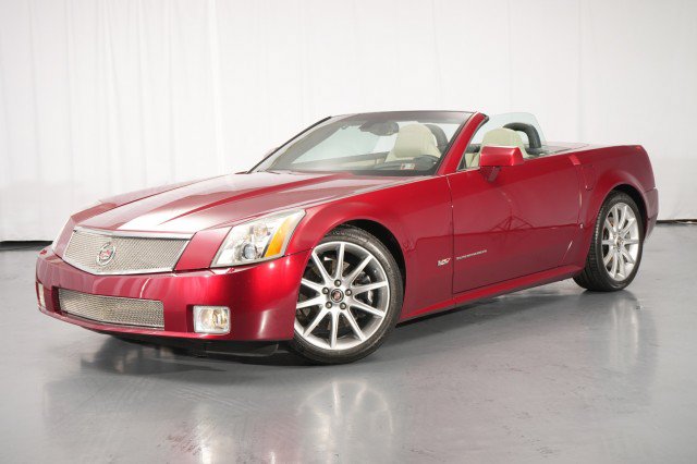 Used 2006 Cadillac XLR V RWD image 4