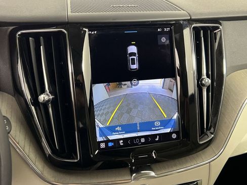 Used 2023 Volvo XC60 B5 Plus w/ Climate Package image 24